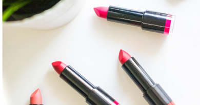 Custom Lipstick Boxes Facilitate Enhance Sales