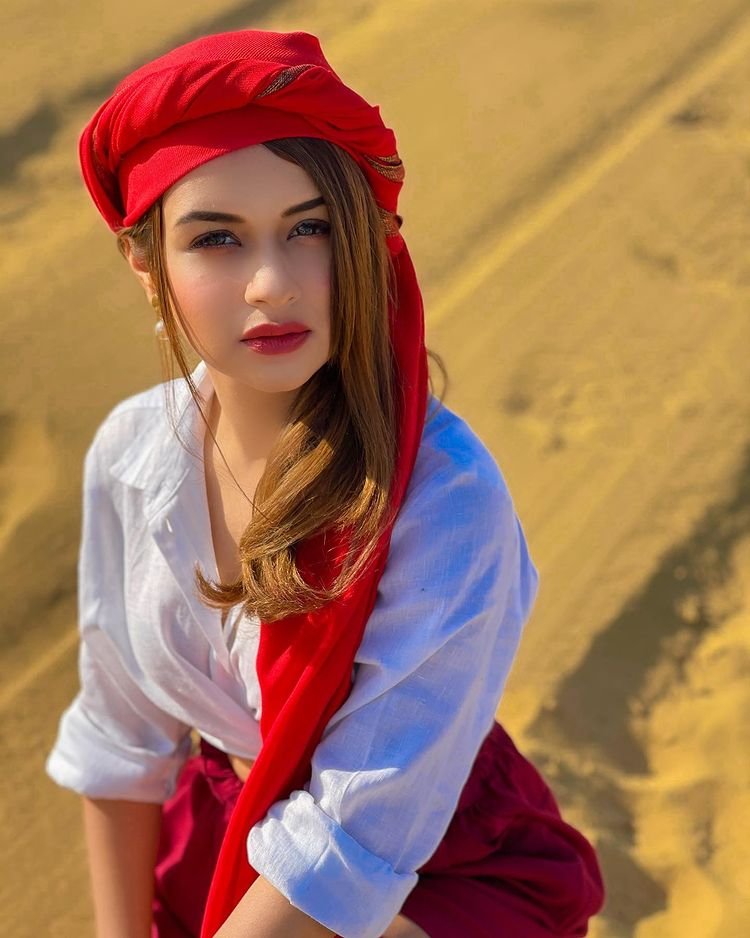 Avneet-Kaur-16