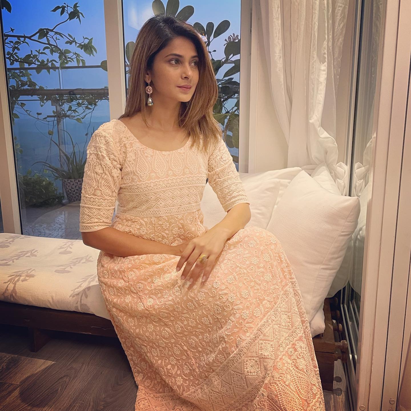 Jennifer-Winget-25