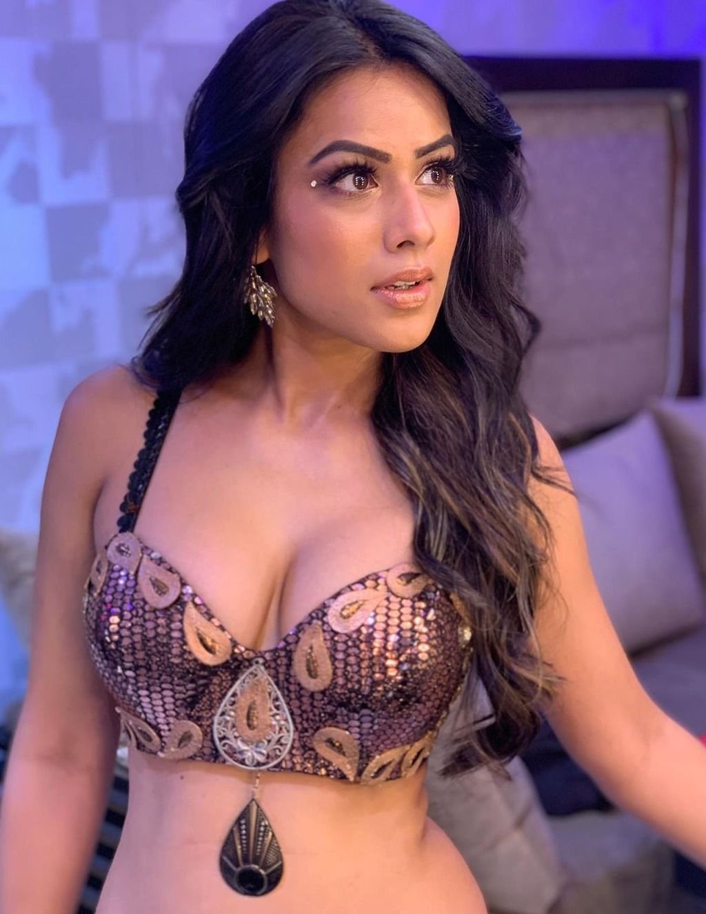 Nia-Sharma-15