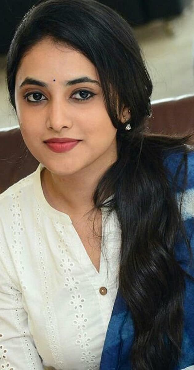 Priyanka-Arul-Mohan-7