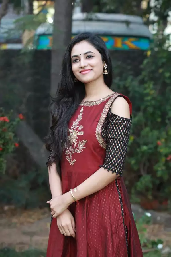 Priyanka-Arul-Mohan-9