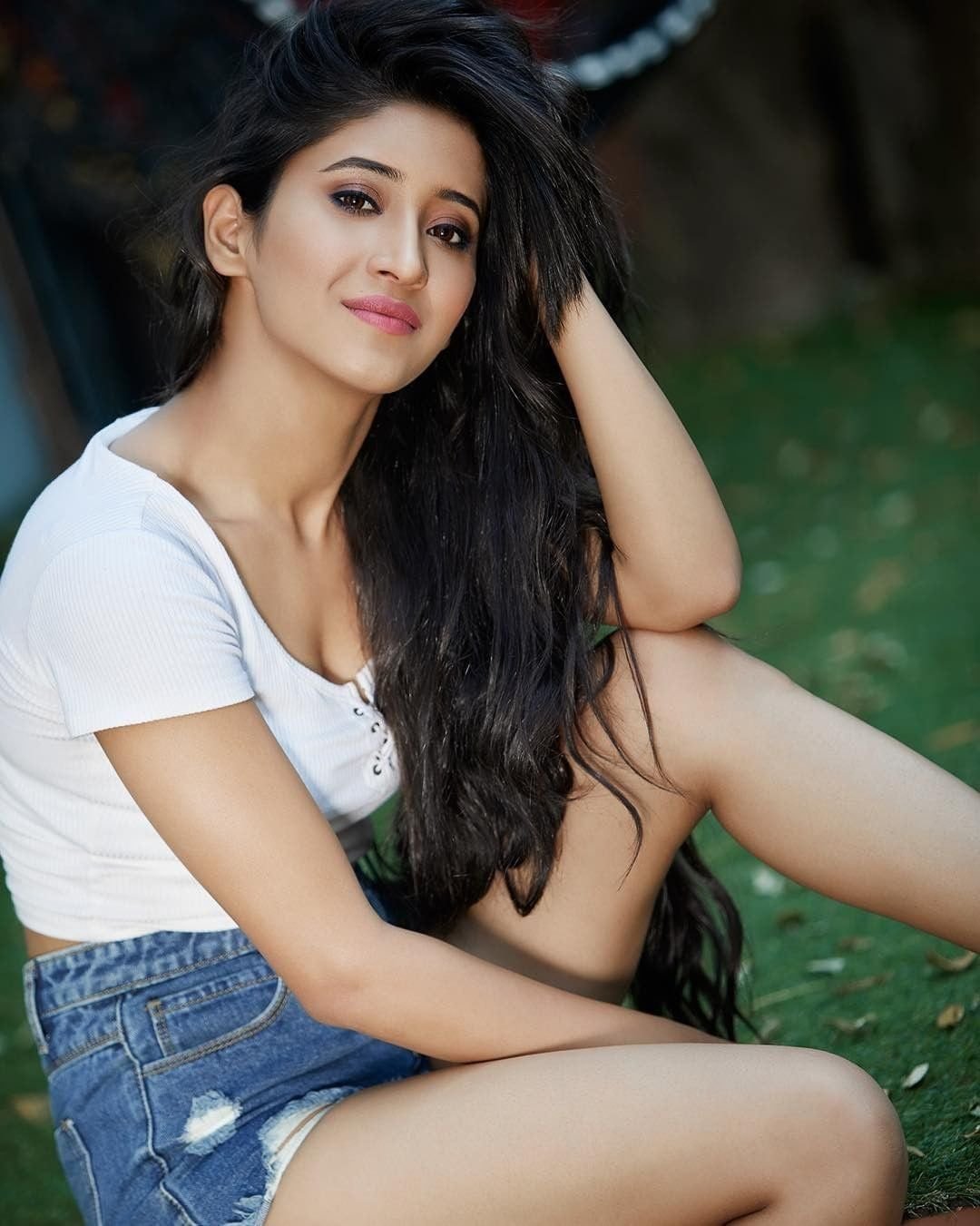 Shivangi-Joshi-13